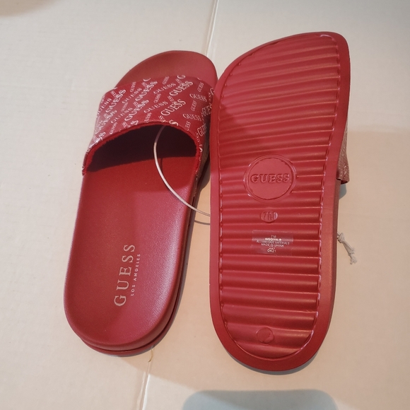 SOLD NWOT Guess Womens Red Slides Size 7 - Picture 3 of 5